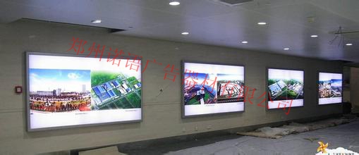 雙面卡布燈箱：公交候車亭廣告燈箱那個很適合