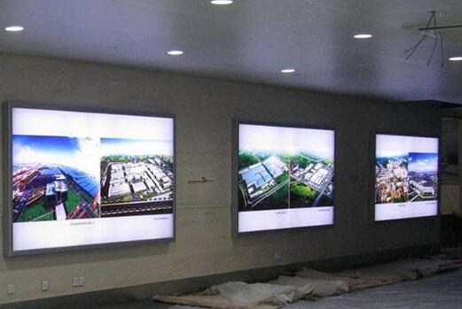 拉布燈箱的設計已經算是較為簡單的壹類