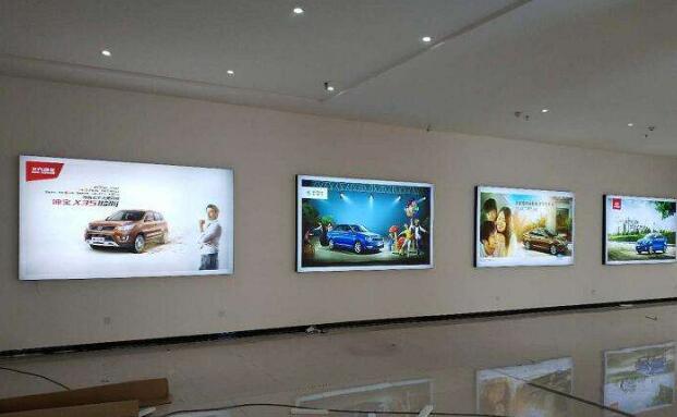 如果手機燈箱采用8cm厚度而對發光亮度要求不那么嚴格